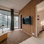 Aurora Gielas B5 Ski-in Ski-out, Mountain View By Aavalevi